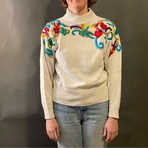 Maurada White Flower Sweater Medium